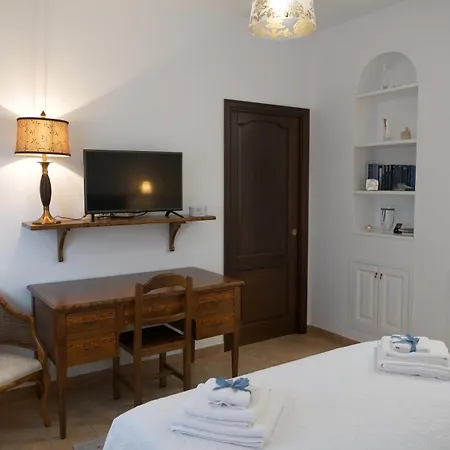 La Casa Di Pierre Bed & Breakfast 3*